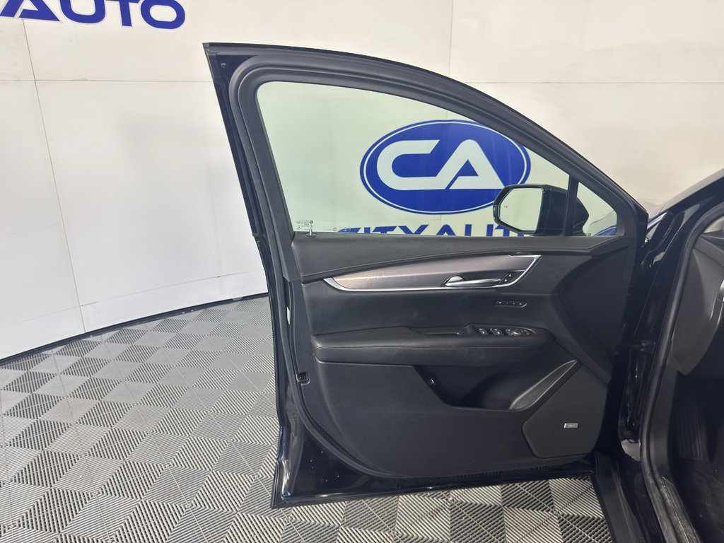 Used 2017 Cadillac XT5 Luxury AWD/4WD image 14