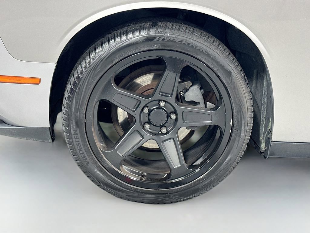 Used 2016 Dodge Challenger SXT RWD image 11
