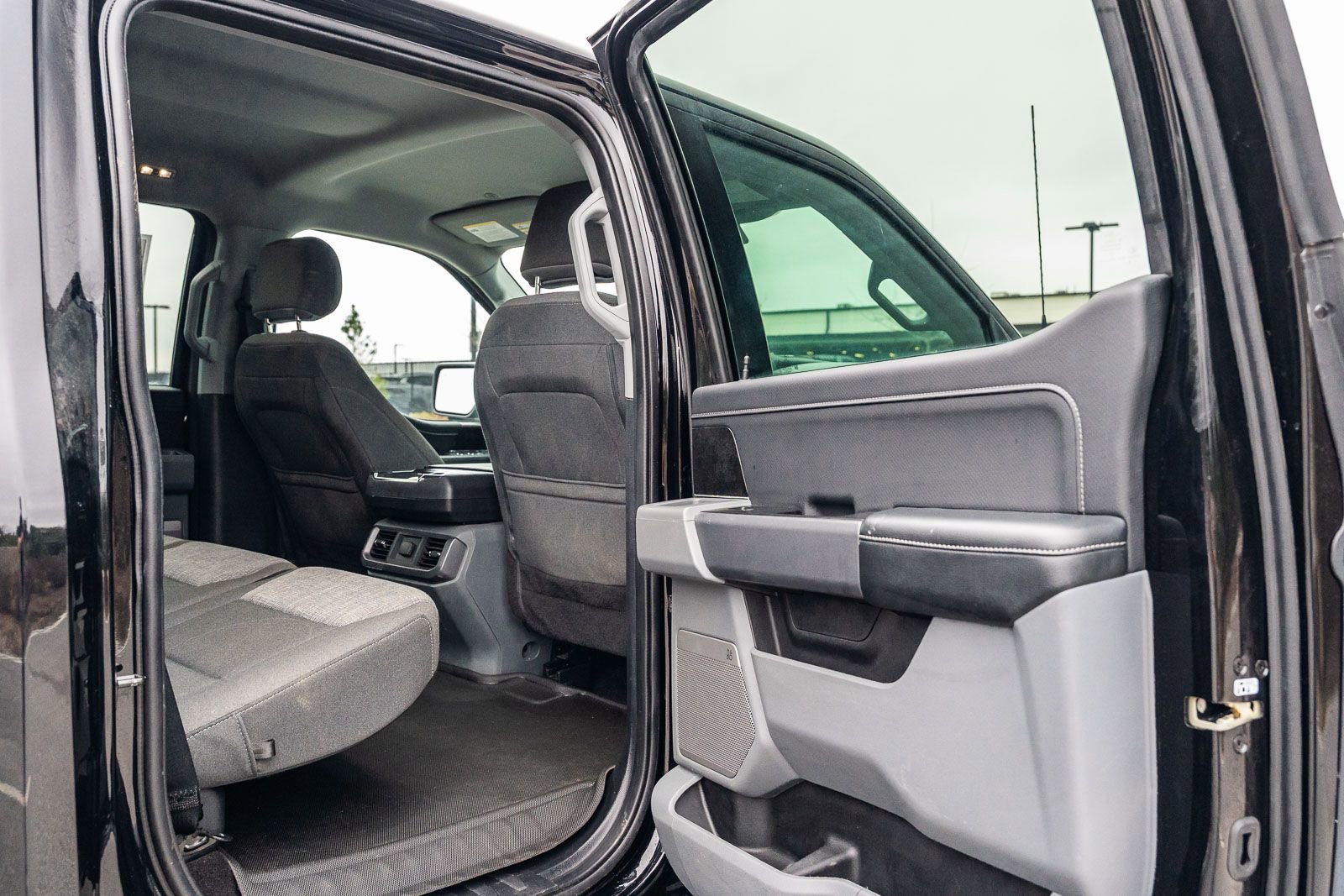 Used 2021 Ford F150 XLT w/ Equipment Group 302A High image 13