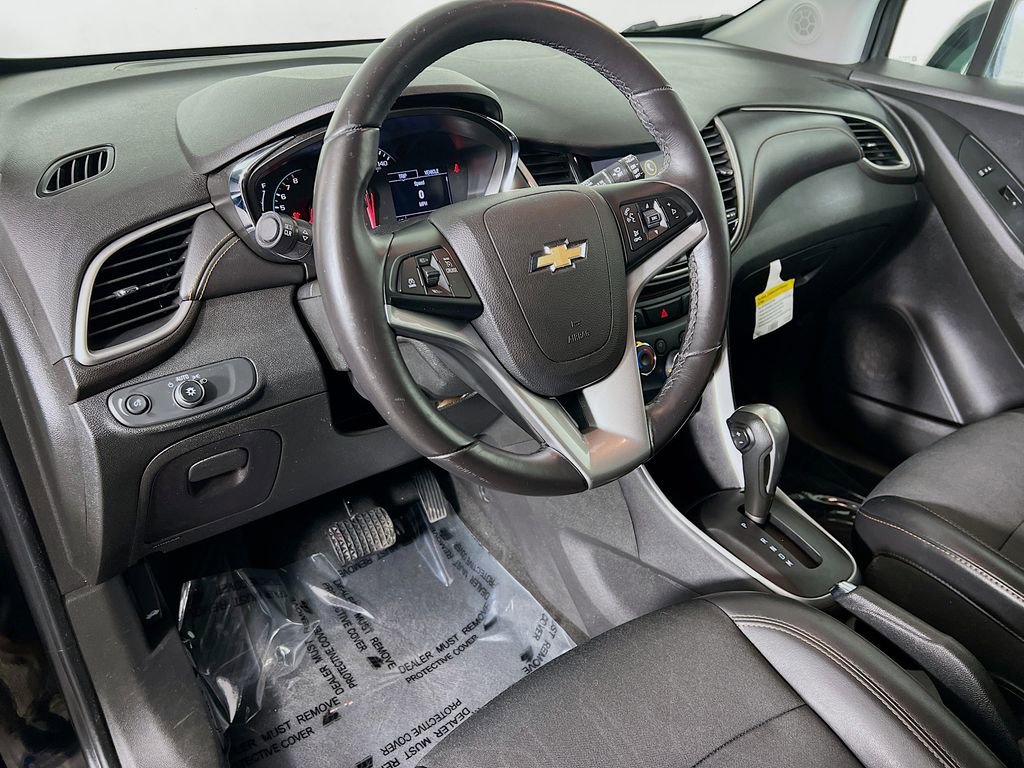 Used 2019 Chevrolet Trax LT w/ Redline Edition image 9