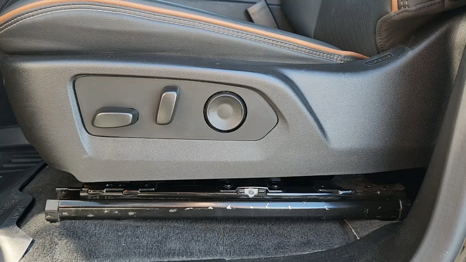 Used 2024 GMC Canyon AT4 w/ LPO, Off Road Lift Package image 9