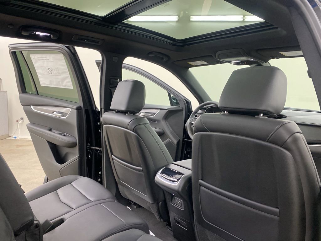 New 2025 Cadillac XT6 Luxury image 23