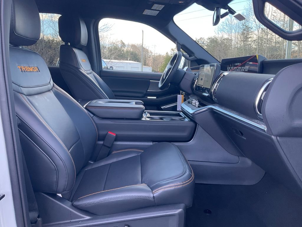 New 2026 Ford Expedition Tremor image 12