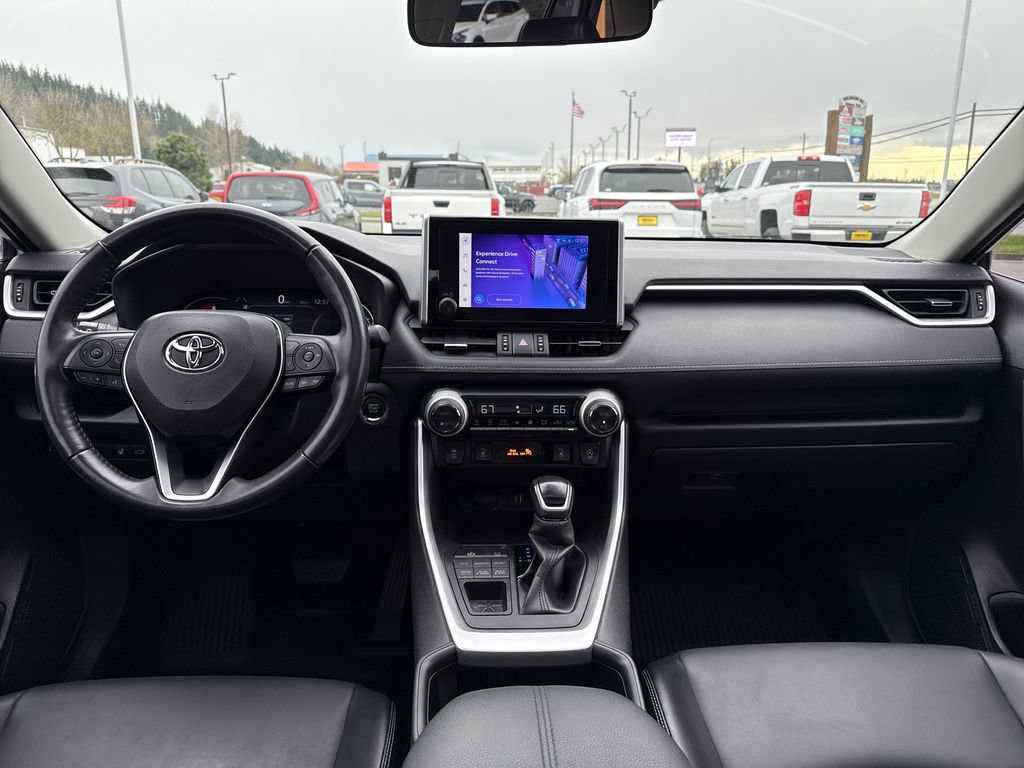 Used 2023 Toyota RAV4 XLE Premium image 23
