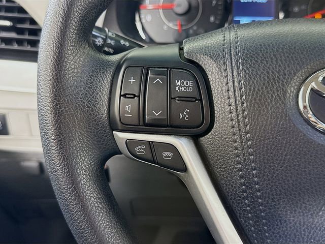 Used 2017 Toyota Sienna LE FWD image 12