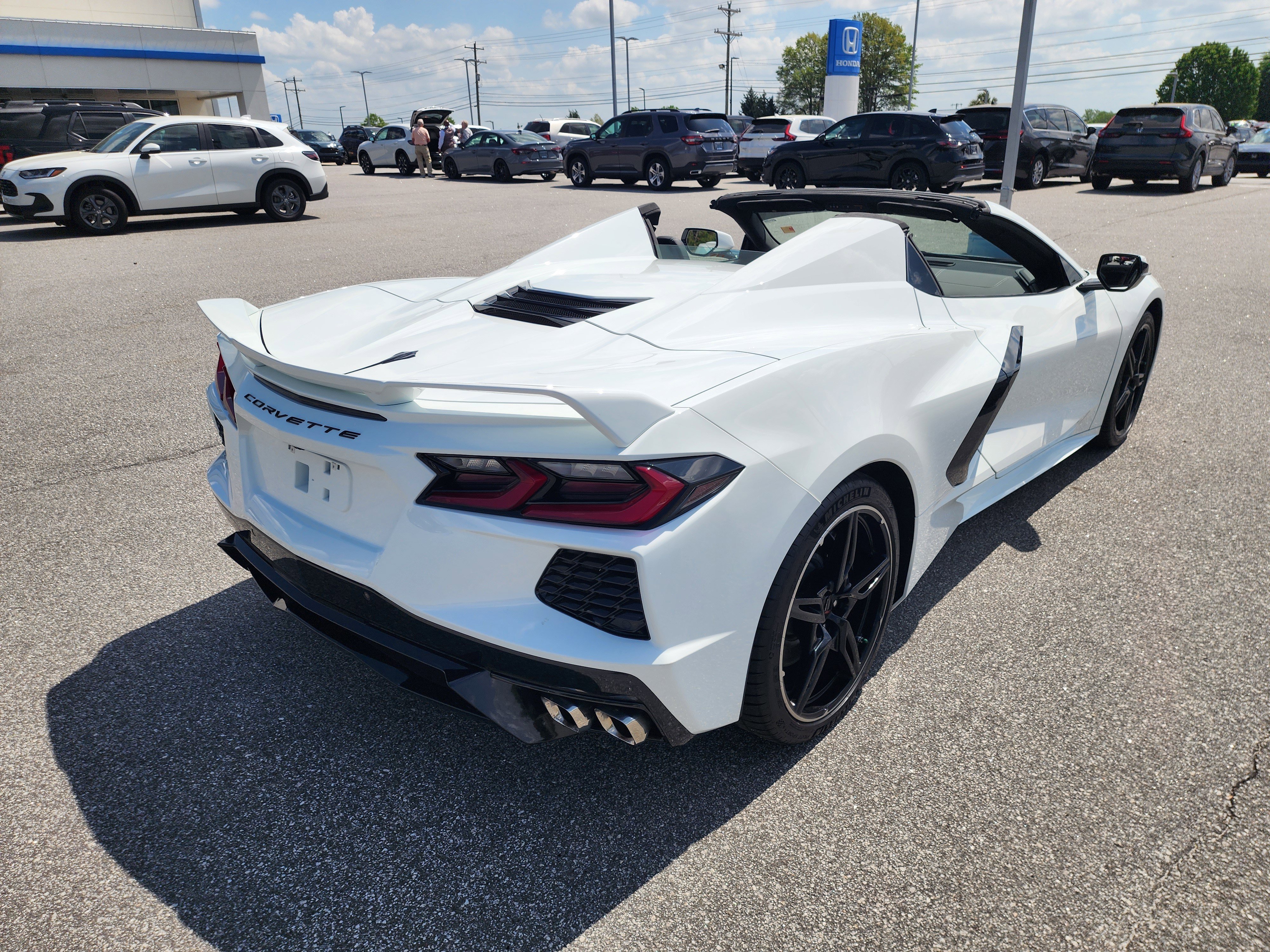Used 2023 Chevrolet Corvette Stingray Premium Conv w/ Z51 Performance Package RWD image 4