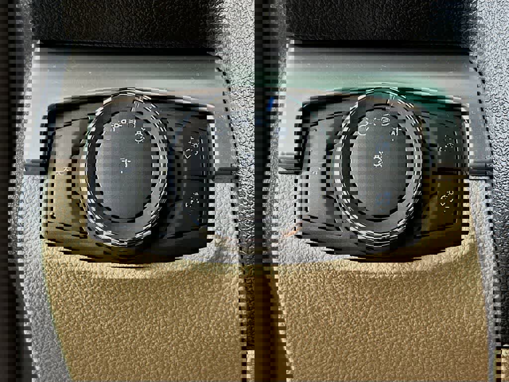 Used 2017 Ford Explorer FWD image 26