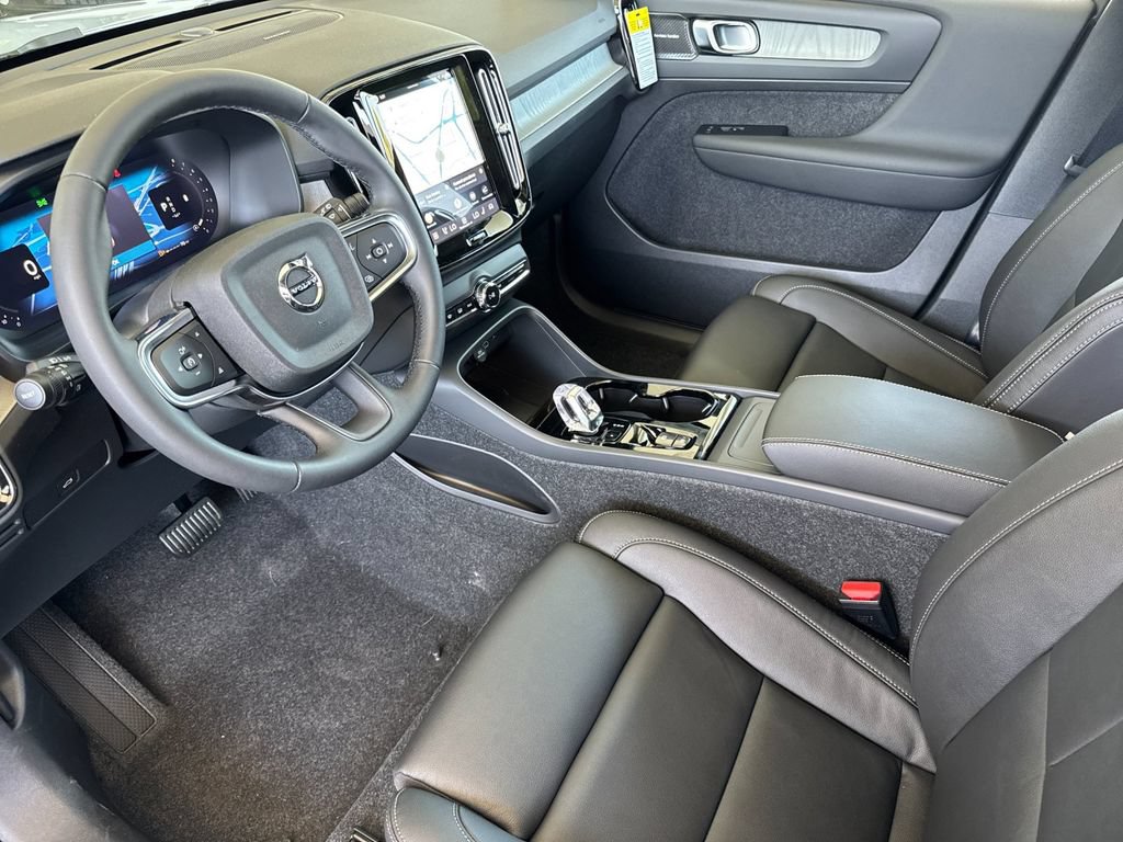 New 2026 Volvo XC40 B5 Plus w/ Climate Package AWD/4WD image 9