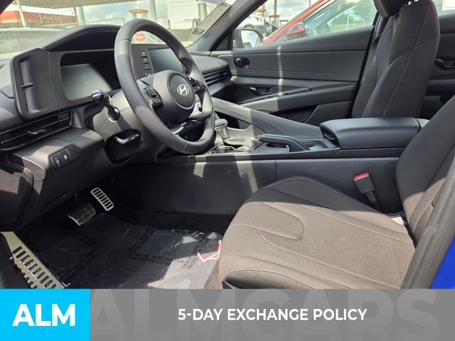 Used 2025 Hyundai Elantra Sport image 3