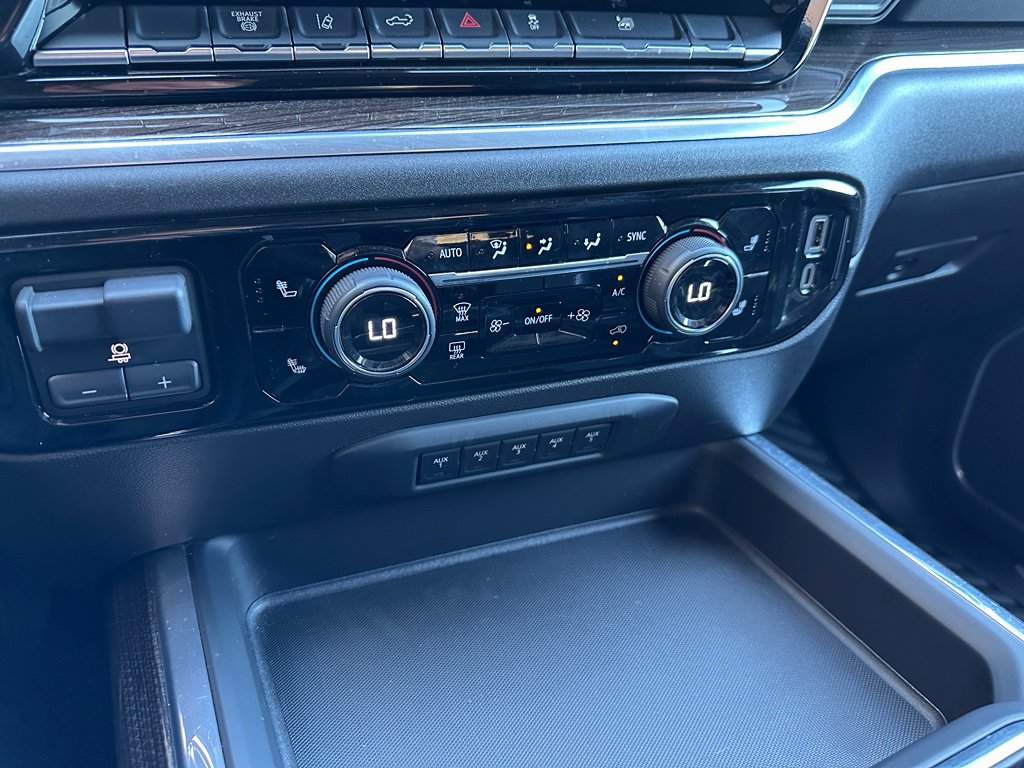 Used 2025 Chevrolet Silverado 2500 LT w/ Convenience Package image 21