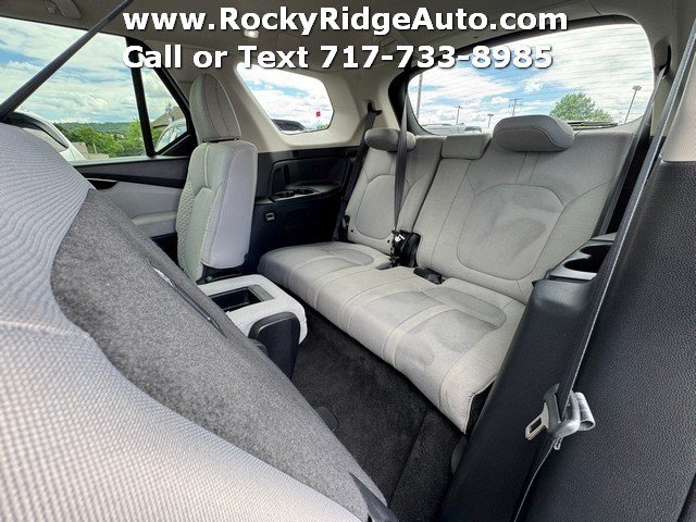Used 2023 Honda Pilot LX image 17