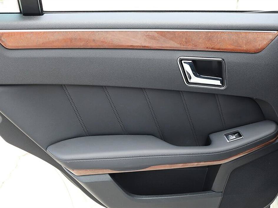 Used 2010 Mercedes-Benz E 350 Sport image 19