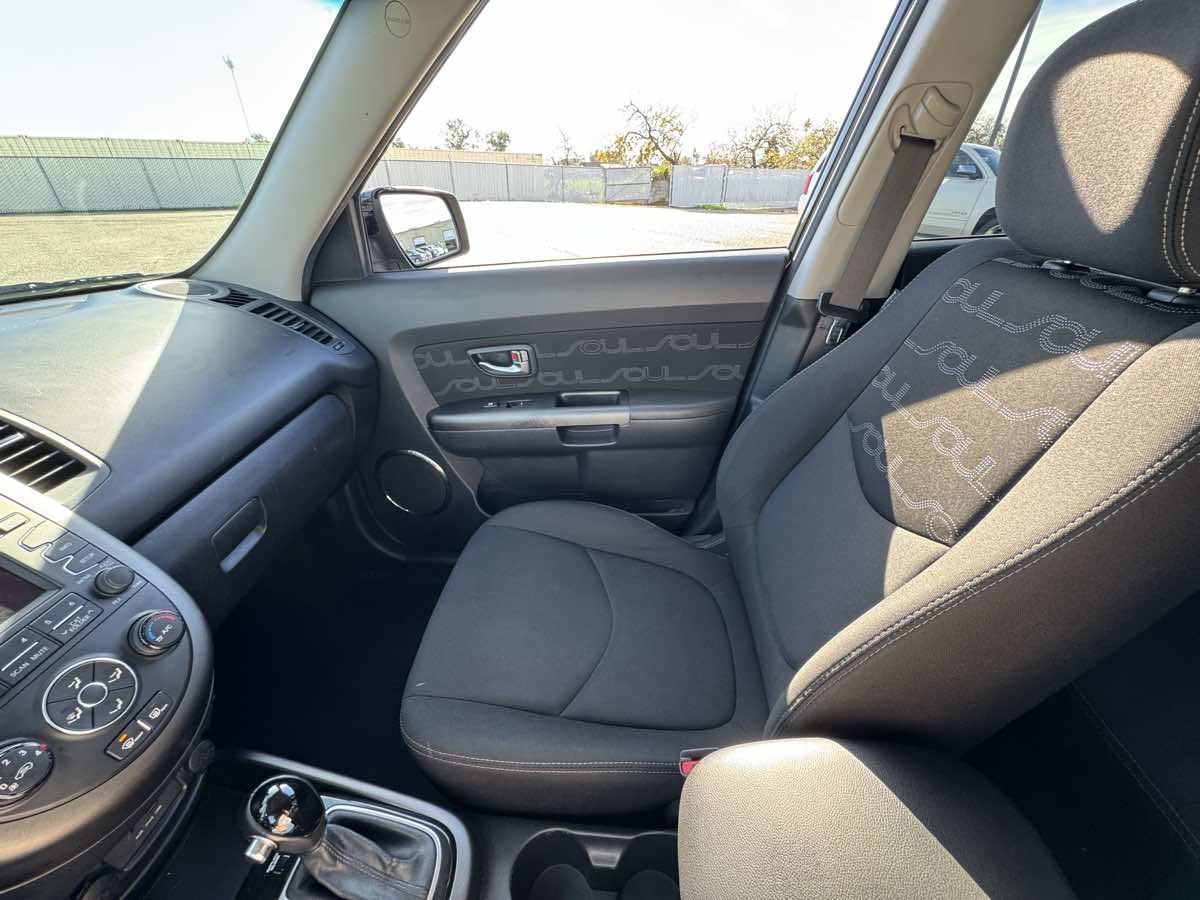 Used 2013 Kia Soul + image 31
