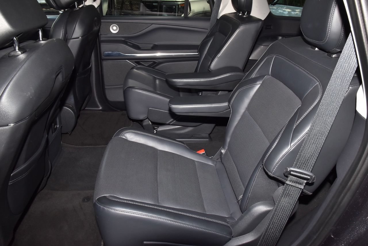 Certified 2025 Lincoln Navigator Reserve AWD/4WD image 14