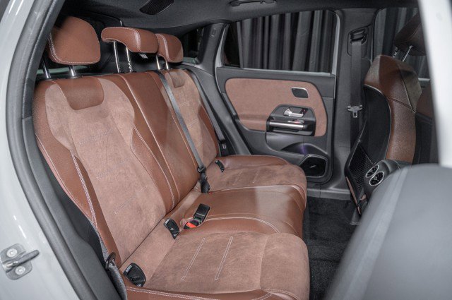 New 2026 Mercedes-Benz GLA 35 AMG 4MATIC image 13