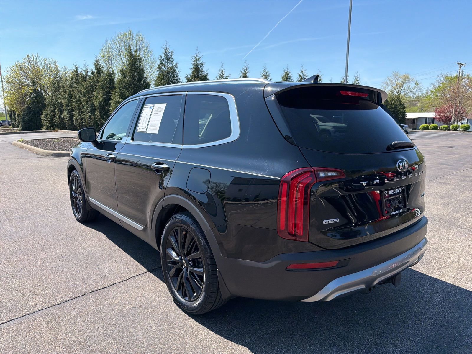 Used 2021 Kia Telluride SX w/ SX Prestige Package image 3