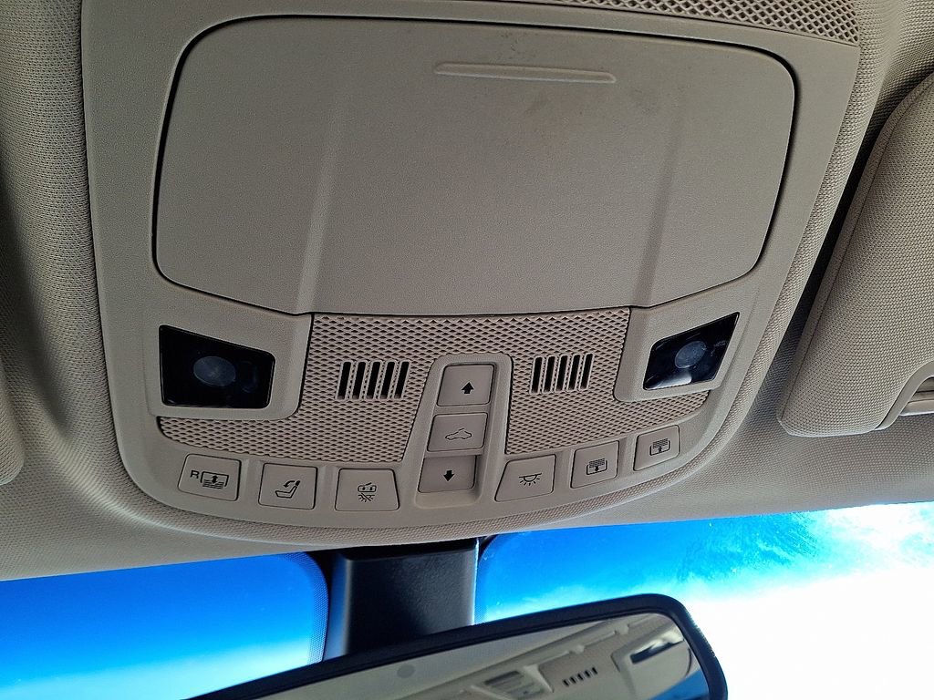 Used 2018 Lincoln Continental Reserve w/ Continental Climate Package image 25