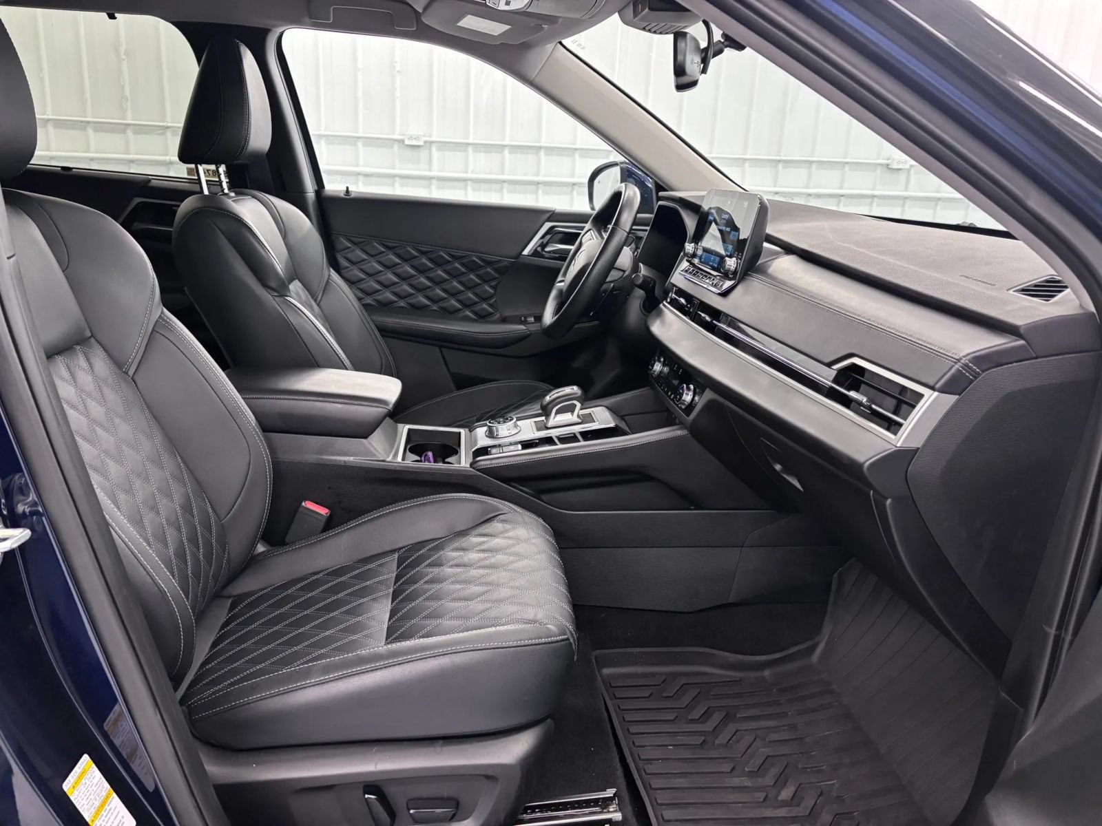 Used 2024 Mitsubishi Outlander SEL AWD/4WD image 31