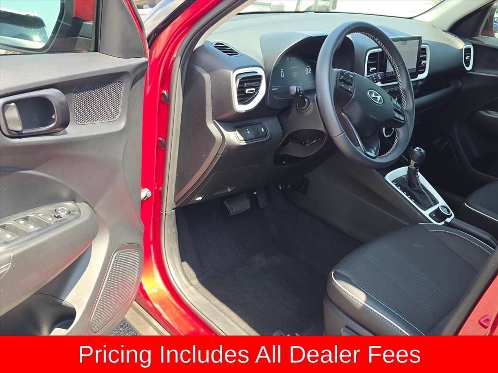 Certified 2025 Hyundai Venue Limited FWD image 9