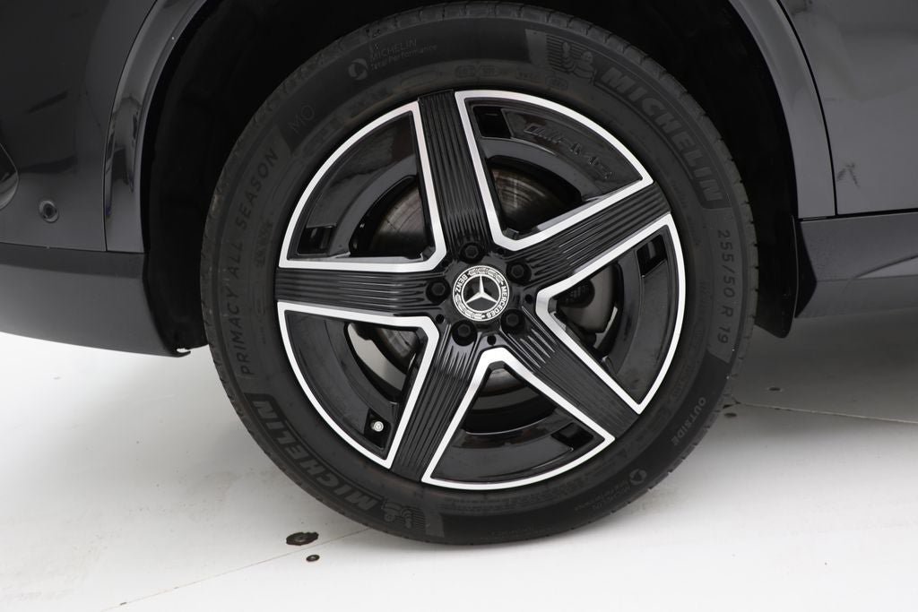 Used 2024 Mercedes-Benz GLC 300 4MATIC image 9