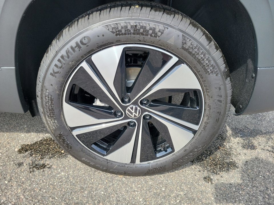 New 2026 Volkswagen Taos SE AWD/4WD image 23