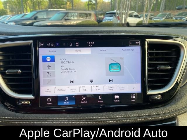 Used 2023 Chrysler Pacifica Touring-L AWD/4WD image 13