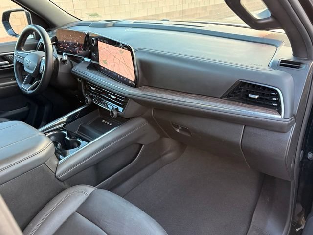 Used 2025 Chevrolet Suburban Z71 AWD/4WD image 15