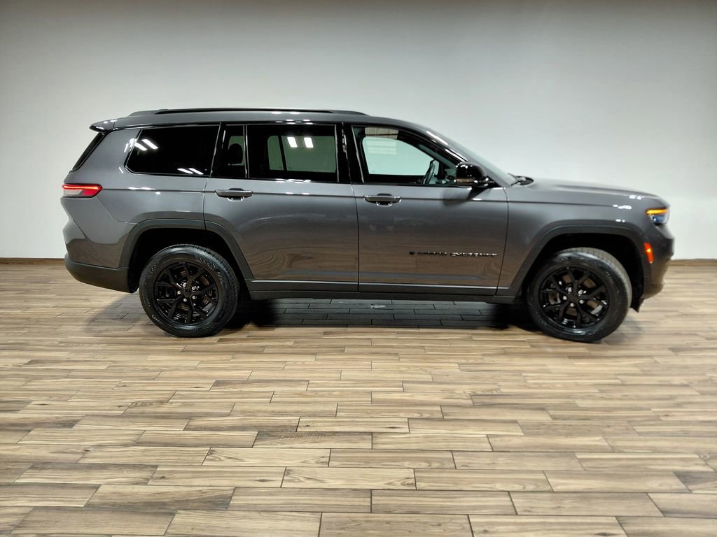 Used 2024 Jeep Grand Cherokee L Laredo AWD/4WD image 24