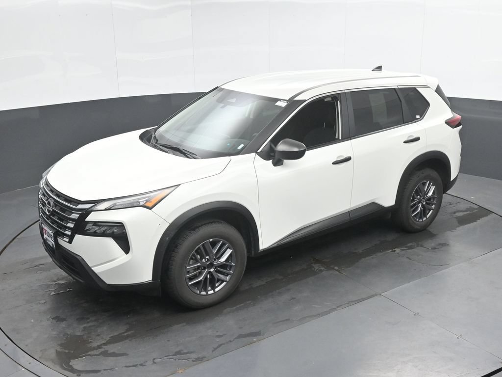 Used 2024 Nissan Rogue S AWD/4WD image 38