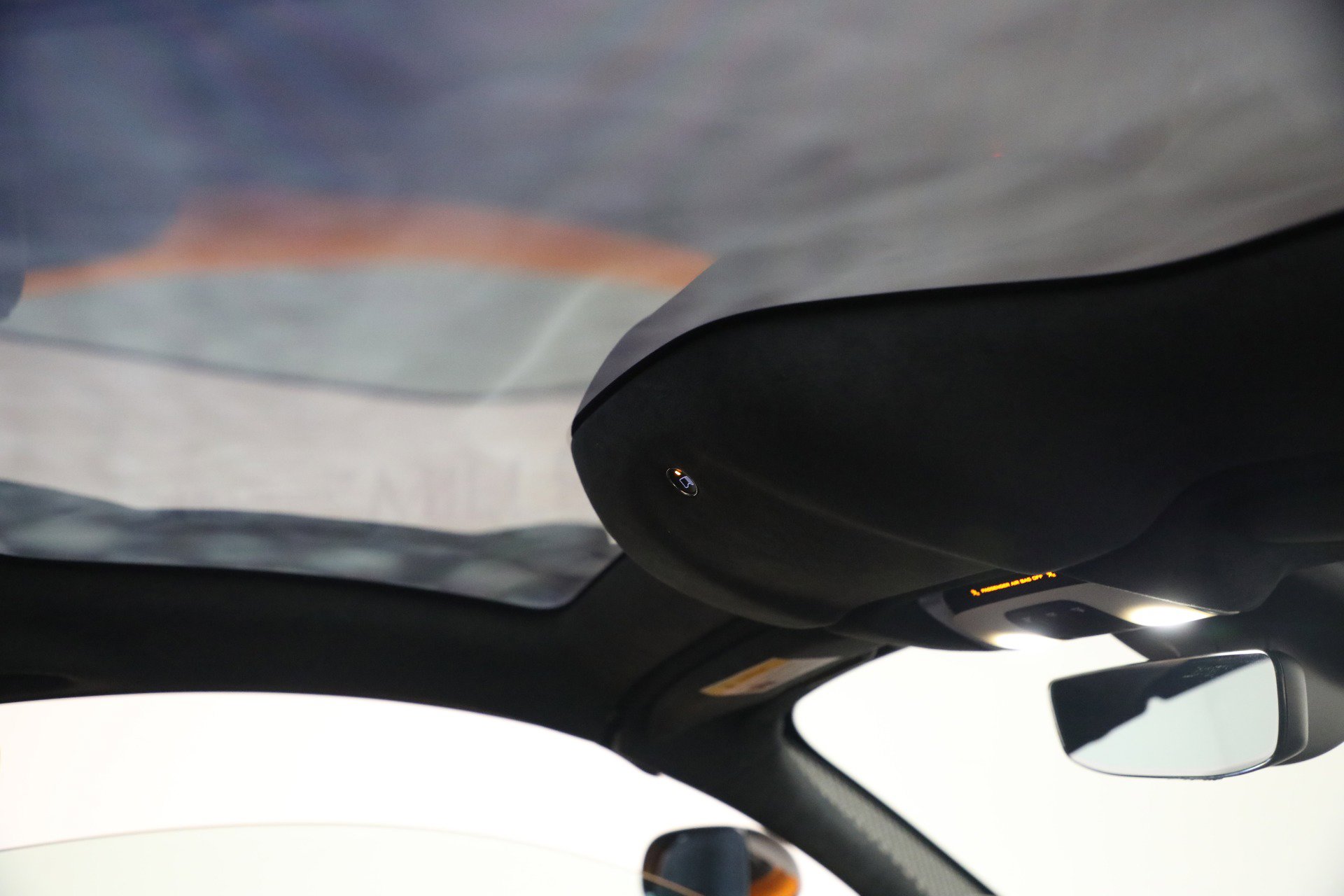 Used 2025 McLaren 750S Spider RWD image 35