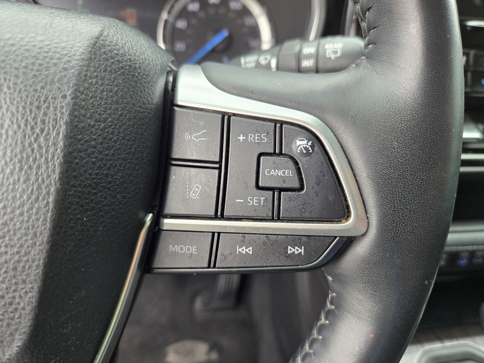 Used 2022 Toyota Highlander Limited image 17