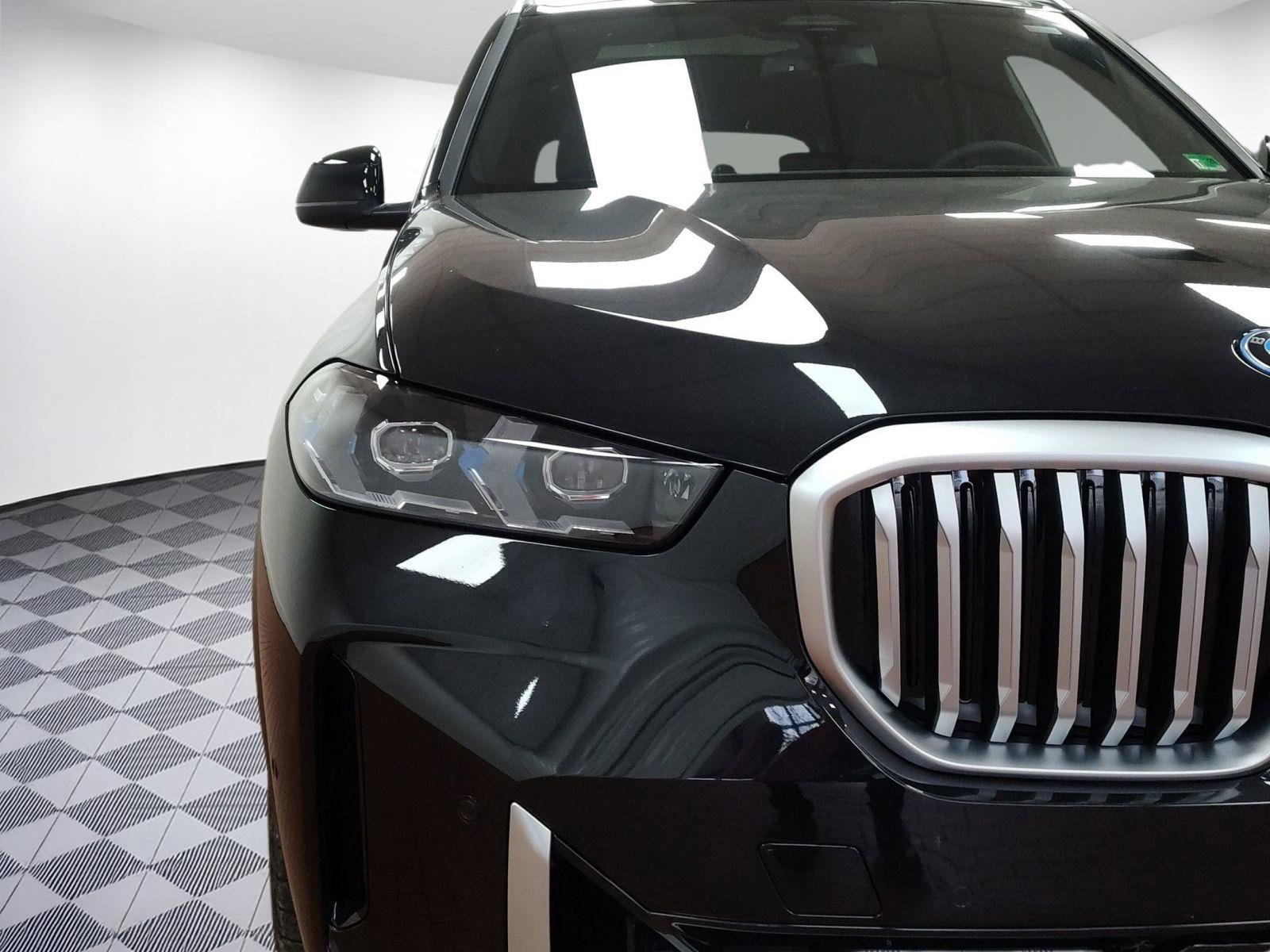 New 2026 BMW X5 xDrive50e image 10