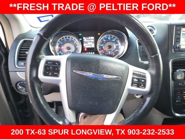 Used 2015 Chrysler Town & Country Touring image 13