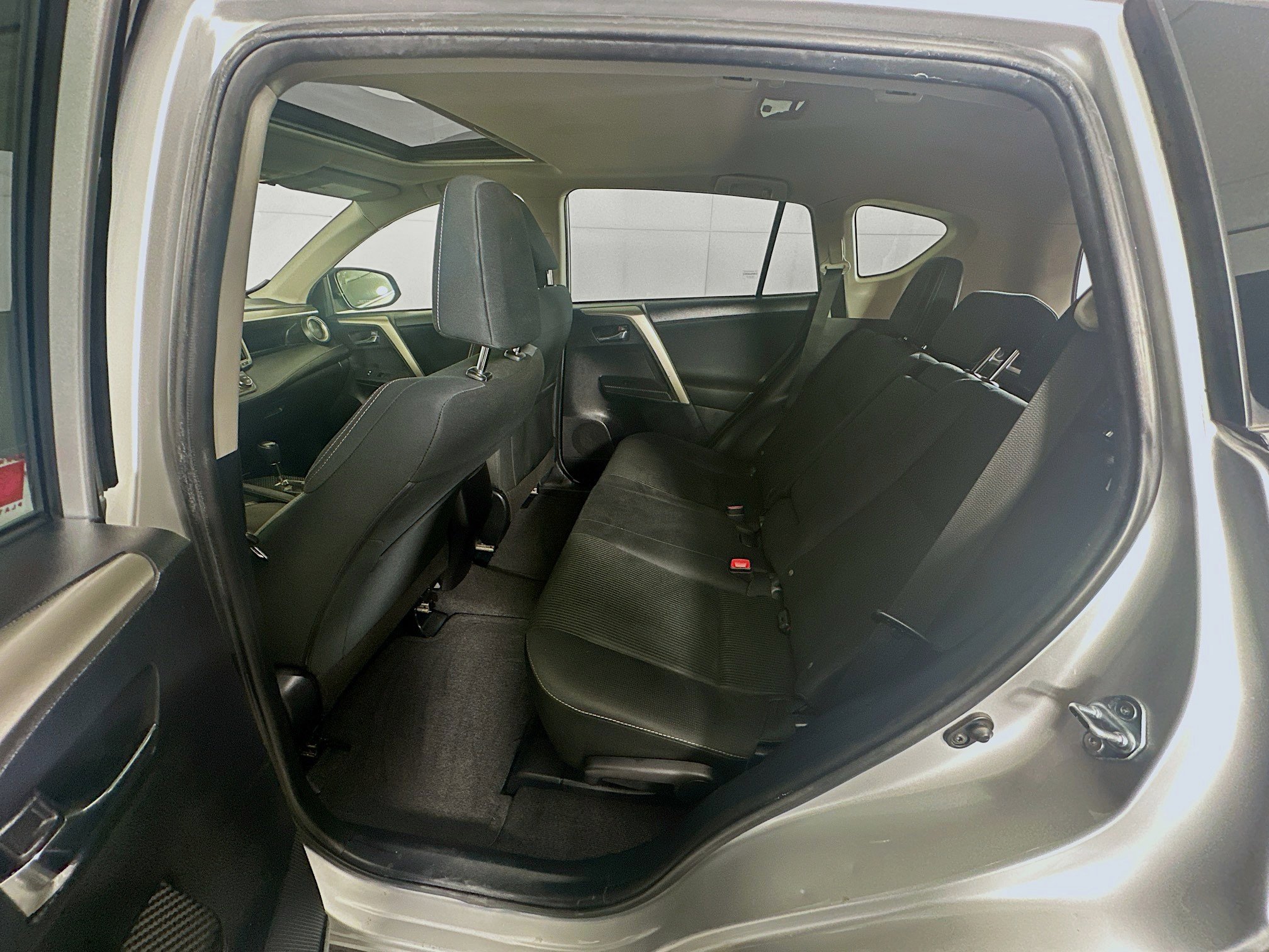 Used 2015 Toyota RAV4 XLE image 26