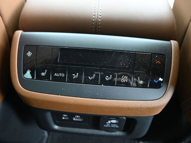 Used 2024 Nissan Pathfinder Platinum w/ Cargo Package image 9