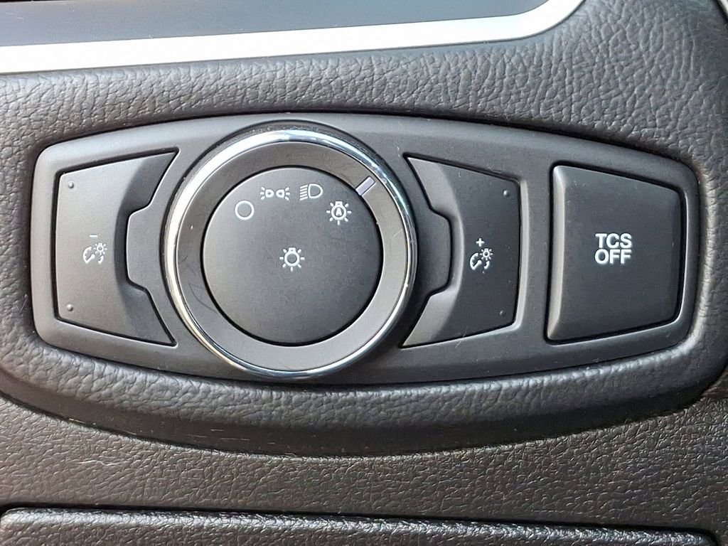 Used 2022 Ford Edge SE w/ Black Appearance Package image 23