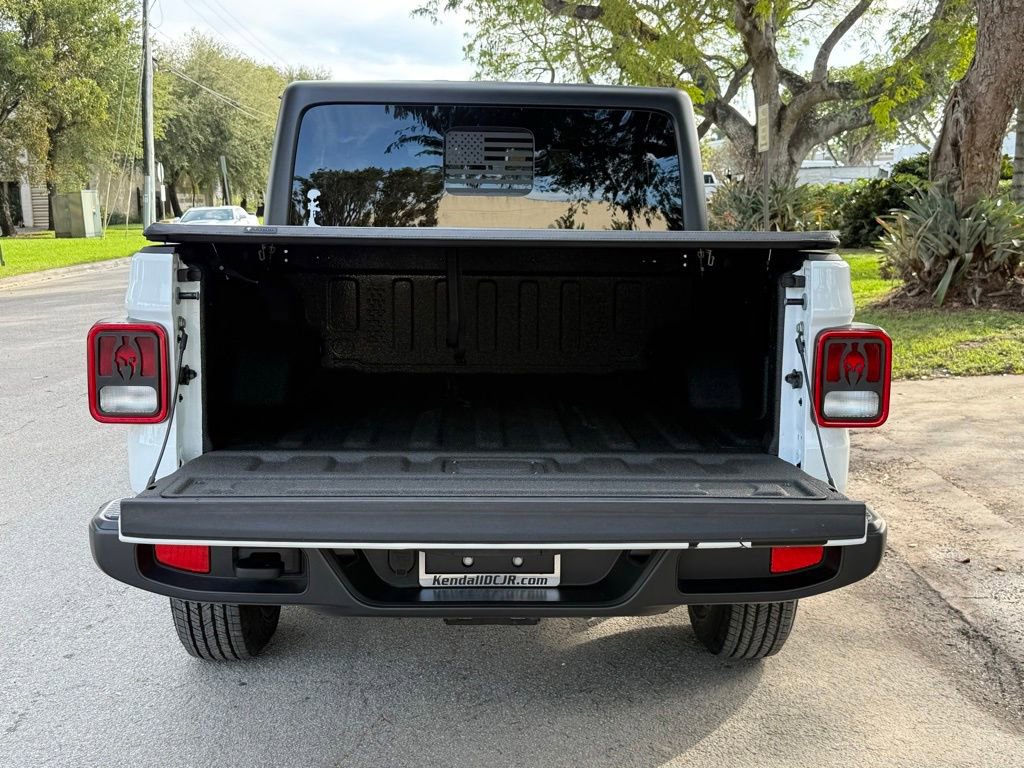Certified 2024 Jeep Gladiator Sport image 30