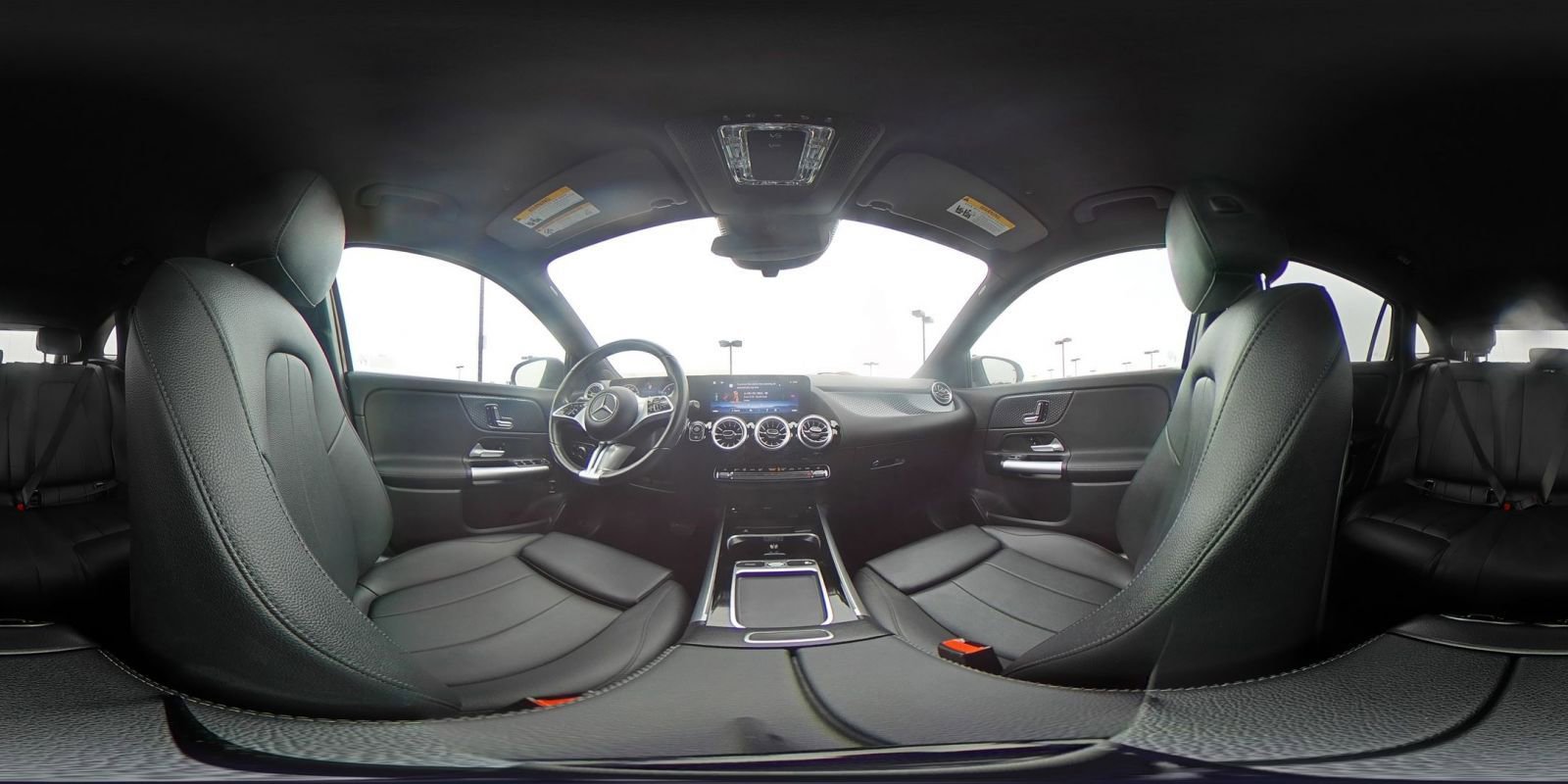 Used 2025 Mercedes-Benz GLA 250 4MATIC image 43