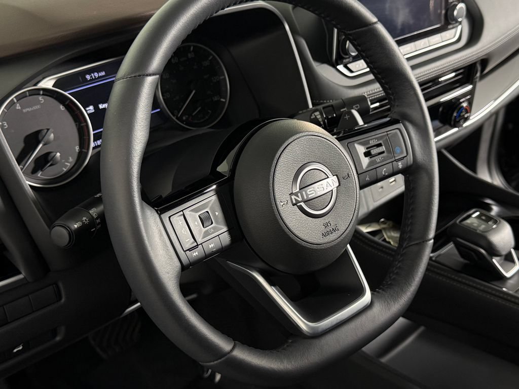 Used 2023 Nissan Rogue SL AWD/4WD image 15