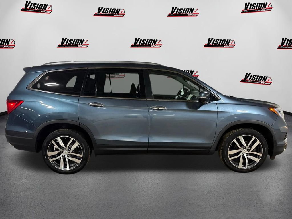 Used 2017 Honda Pilot Touring image 4