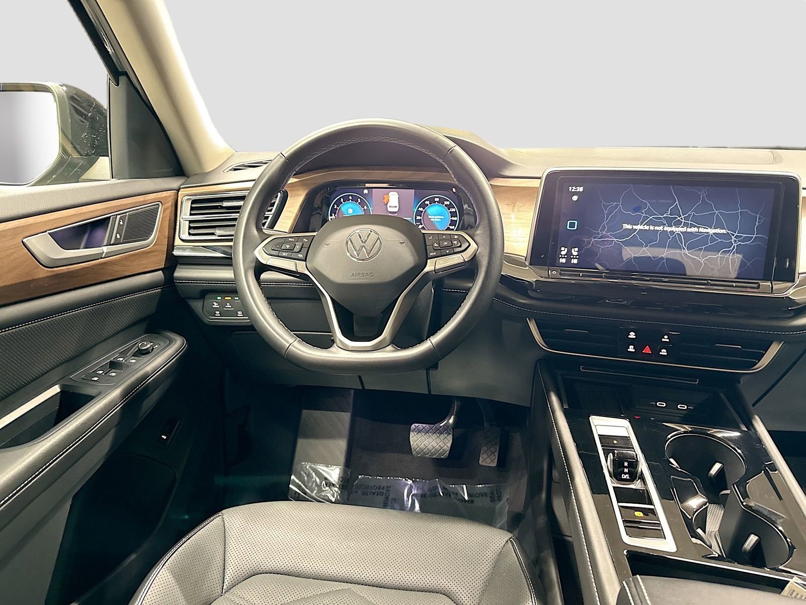 Used 2025 Volkswagen Atlas SE image 23