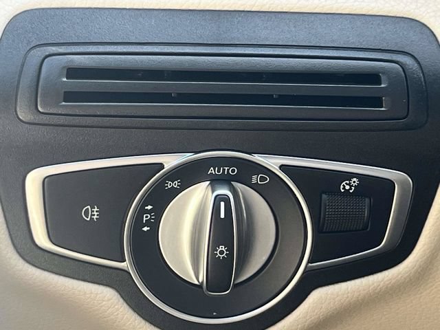 Used 2022 Mercedes-Benz GLC 300 image 33