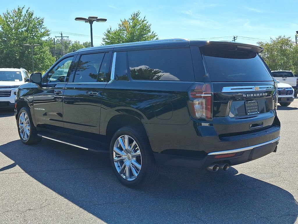 Certified 2024 Chevrolet Suburban High Country AWD/4WD image 4
