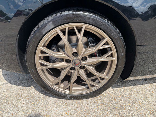 Used 2024 Chevrolet Corvette Stingray Preferred Cpe w/ Z51 Performance Package RWD image 28