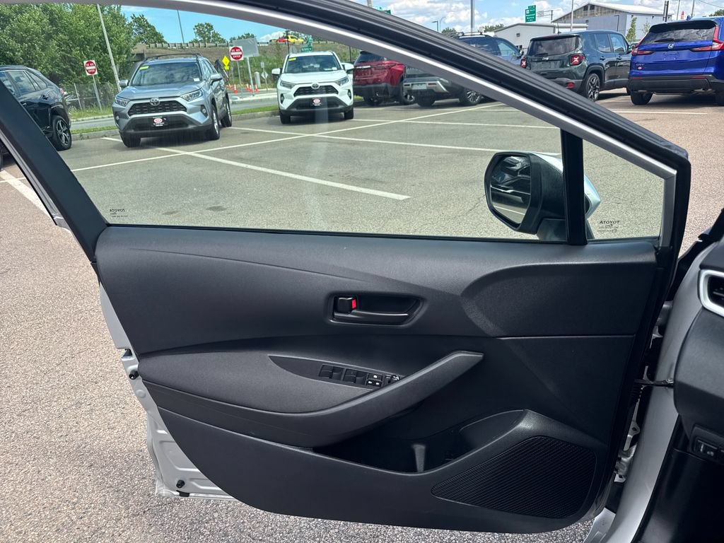Used 2024 Toyota Corolla LE FWD image 32
