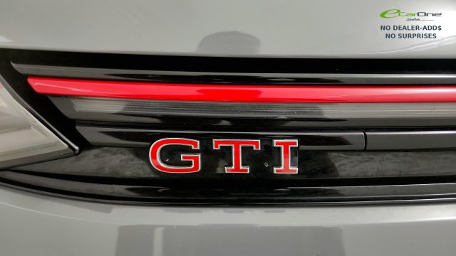 Used 2025 Volkswagen GTI SE FWD image 35