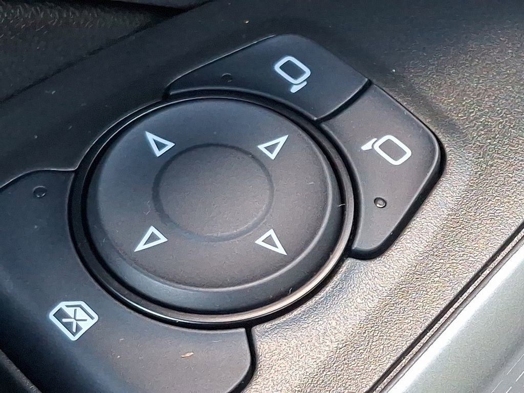 Used 2025 Chevrolet Trax LS w/ LS Convenience Package image 24