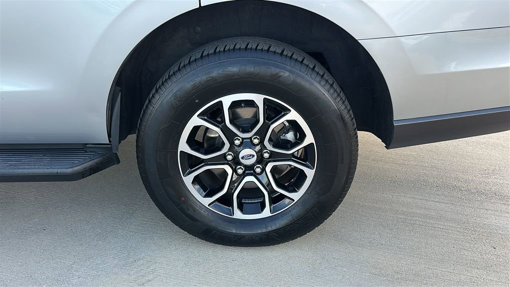 Used 2022 Ford Expedition XLT image 17