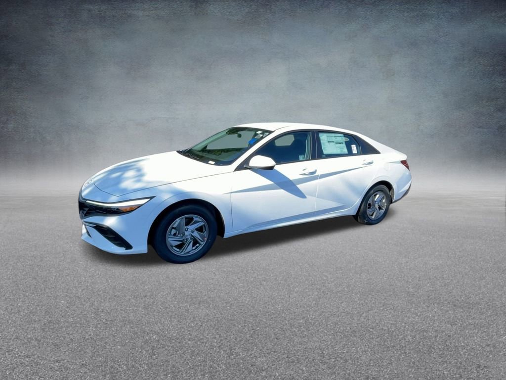 Certified 2025 Hyundai Elantra SE image 10