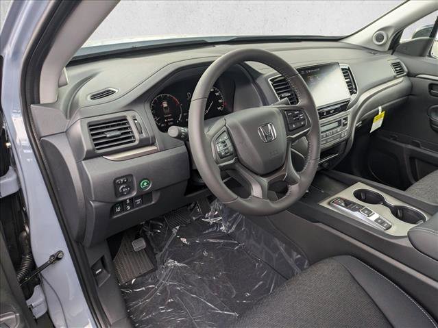 Used 2025 Honda Ridgeline Sport image 2